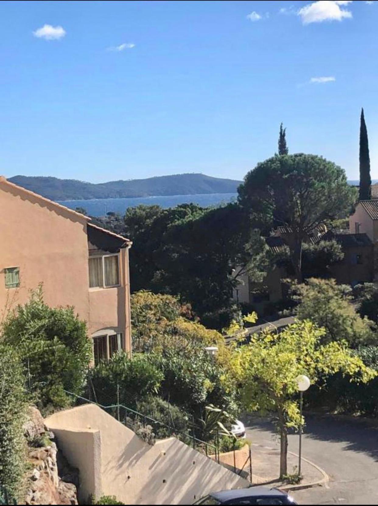 Cavalaire Vue Mer Au Loin Maisonnette Tout Equipee Pour 4 Personnes Avec Piscine Clim Wifi Velos Tv Barbecues Eksteriør bilde
