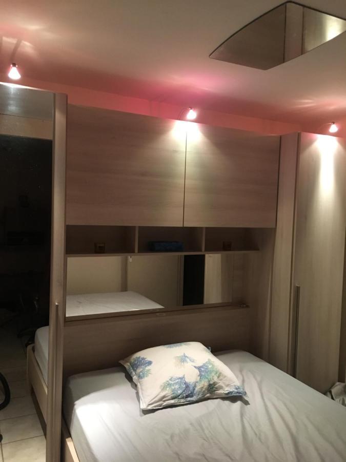 Cavalaire Vue Mer Au Loin Maisonnette Tout Equipee Pour 4 Personnes Avec Piscine Clim Wifi Velos Tv Barbecues Eksteriør bilde