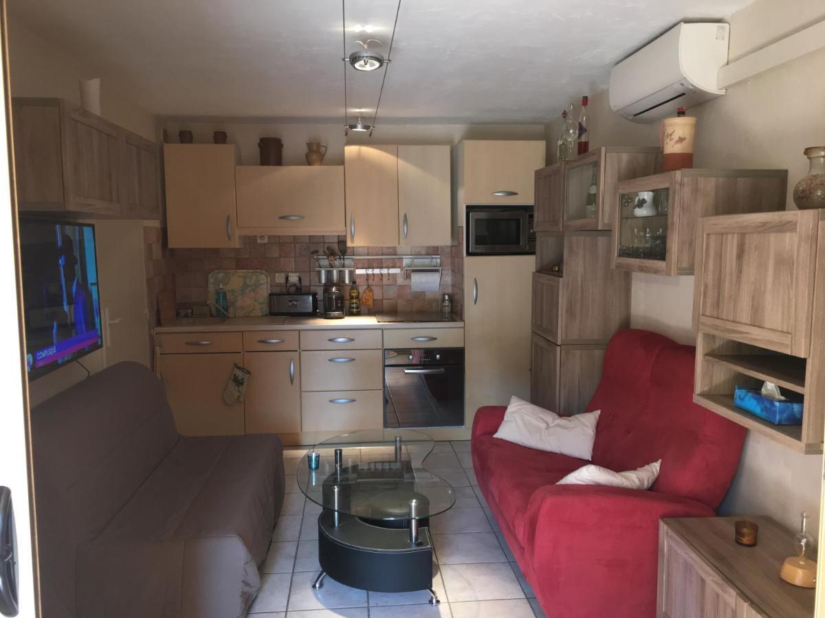 Cavalaire Vue Mer Au Loin Maisonnette Tout Equipee Pour 4 Personnes Avec Piscine Clim Wifi Velos Tv Barbecues Eksteriør bilde
