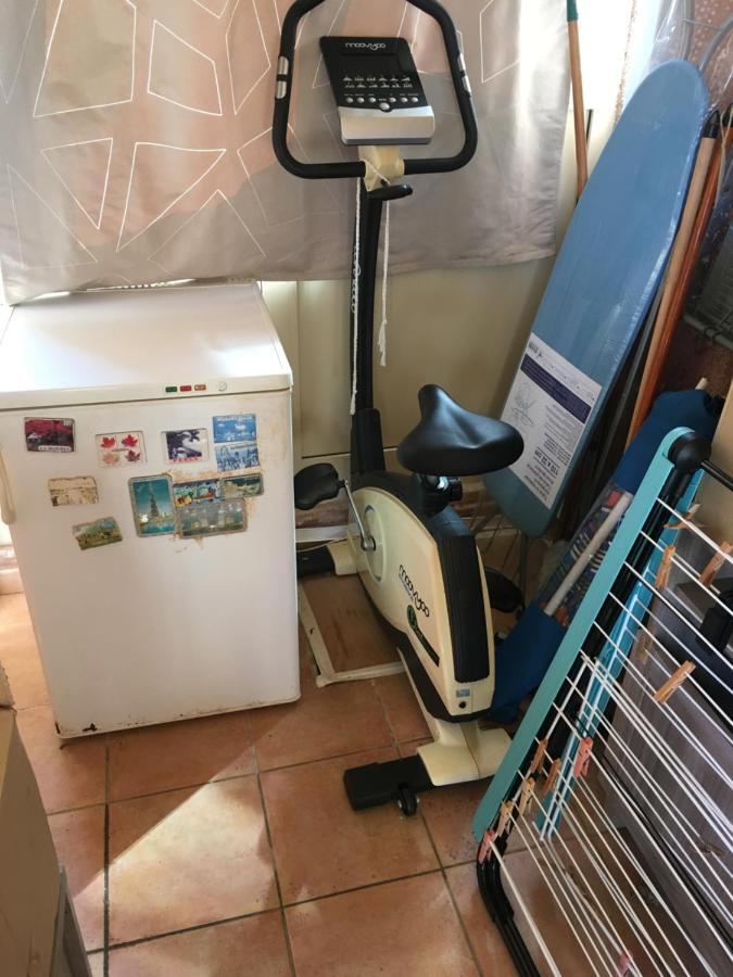 Cavalaire Vue Mer Au Loin Maisonnette Tout Equipee Pour 4 Personnes Avec Piscine Clim Wifi Velos Tv Barbecues Eksteriør bilde