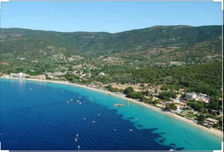 Cavalaire Vue Mer Au Loin Maisonnette Tout Equipee Pour 4 Personnes Avec Piscine Clim Wifi Velos Tv Barbecues Eksteriør bilde